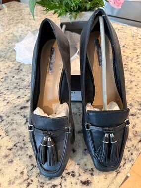 Tahari Black Leather Tassel Loafers for Women - Sleek Square Toe